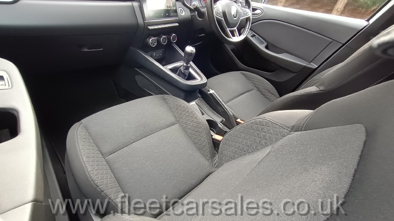 Renault Clio Iconic Diesel (7)